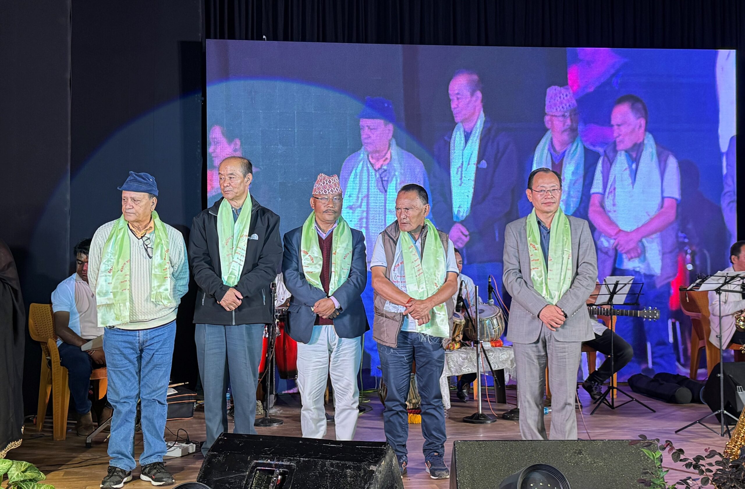 mayor ran bahadur rai being honored along with kailash rai in darjeeling 